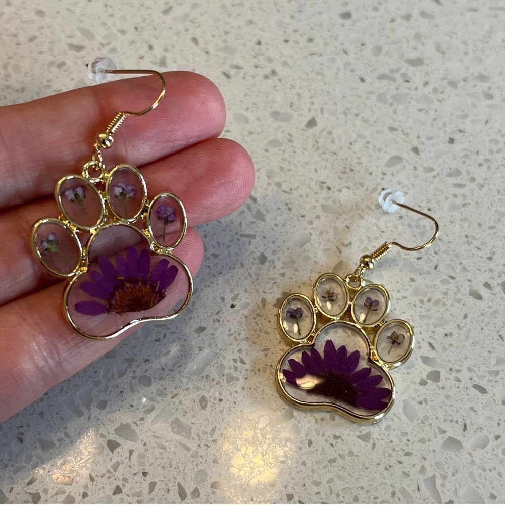 Preserved Dried Flower Handmade Resin Flower
 Paw‎ print drop Earrings - Picture 3 of 8